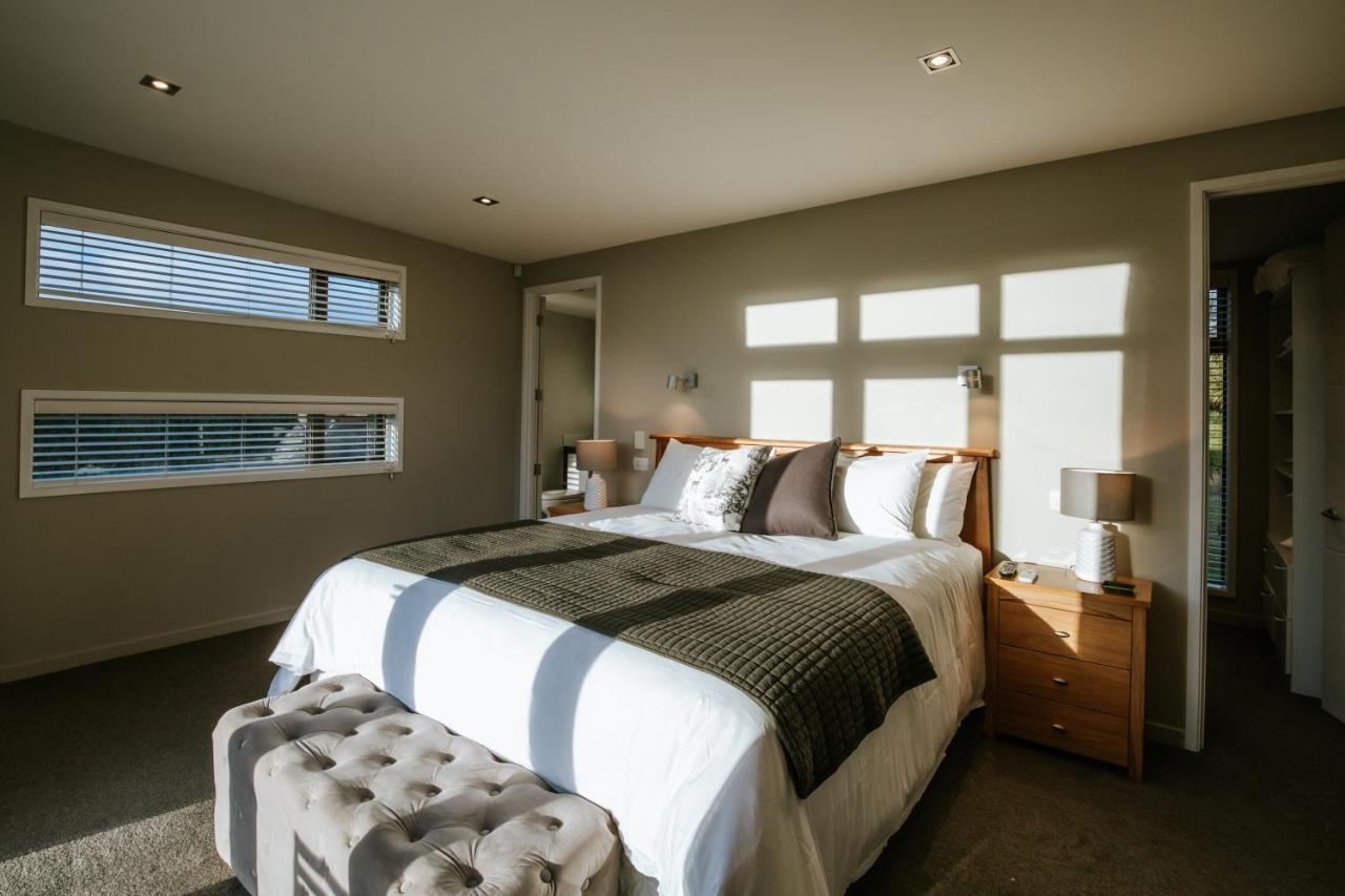 Mt Gold Retreat - Sleeps 8 - Spa Pool - Tennis Court ワナカ エクステリア 写真